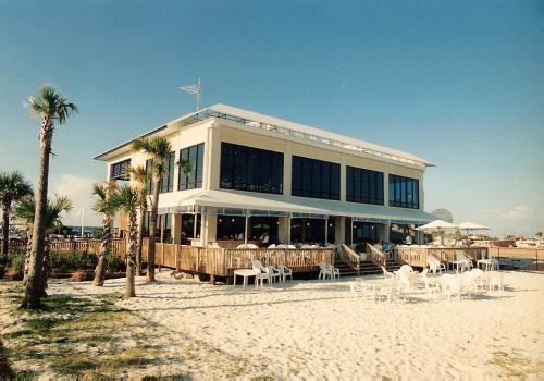 commercial-architecture-pensacola-beach-florida-chans-gulfside-06