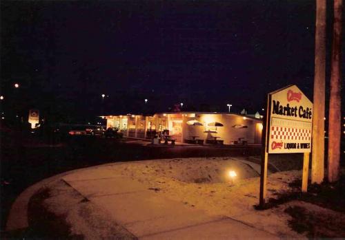 commercial-architecture-pensacola-beach-florida-chans-market-cafe-01