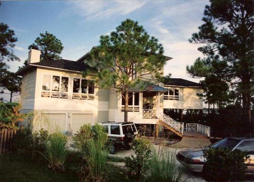 residential-architecture-ono-island-alabama-wall-house-01